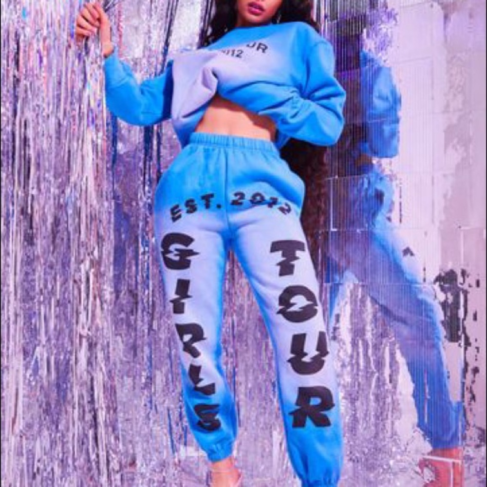 Matching sweat suit girls tour ( sweat pants size large ) top size 1x